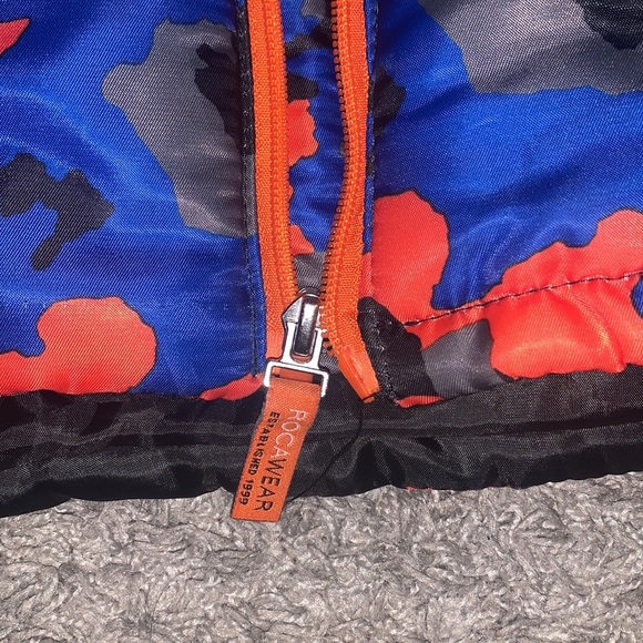 Rocawear puffer‎ vest orange & blue camouflage, size 2T - Picture 7 of 7